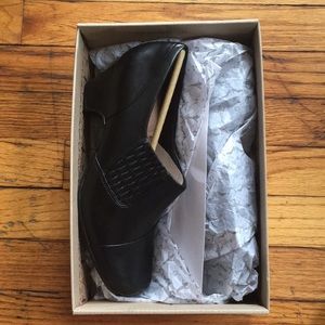 Clarks artisan Black Loafers Shoes Size 8 NWT